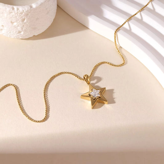 Olivia Star Necklace - Gold