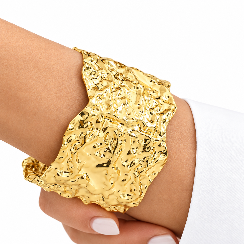 Clara Cuff