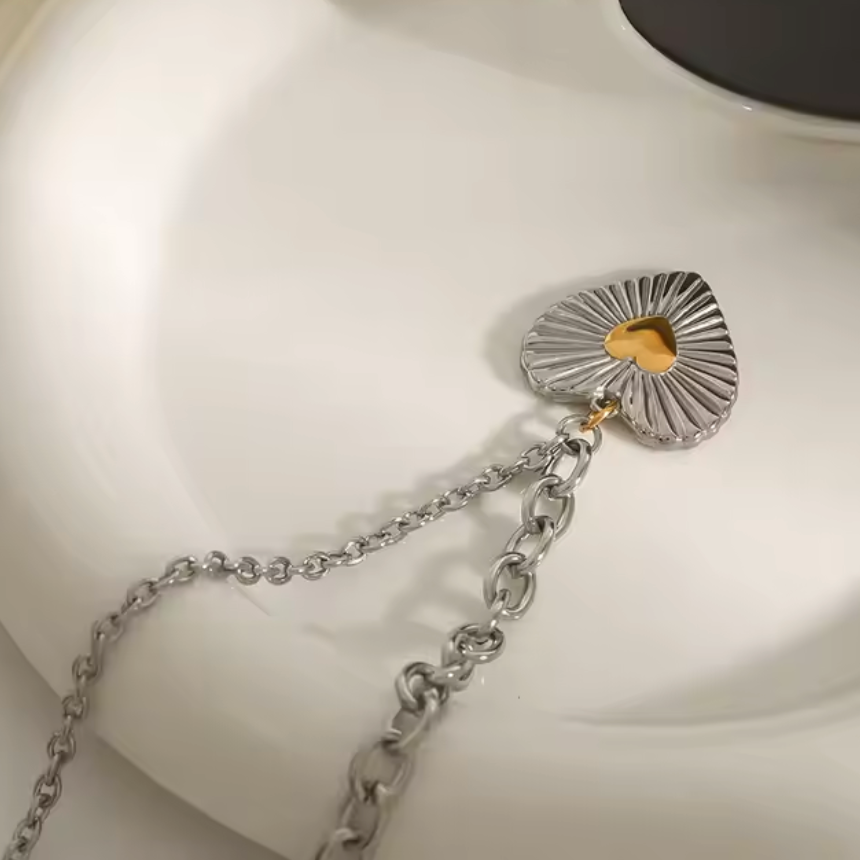Manuwa Necklace